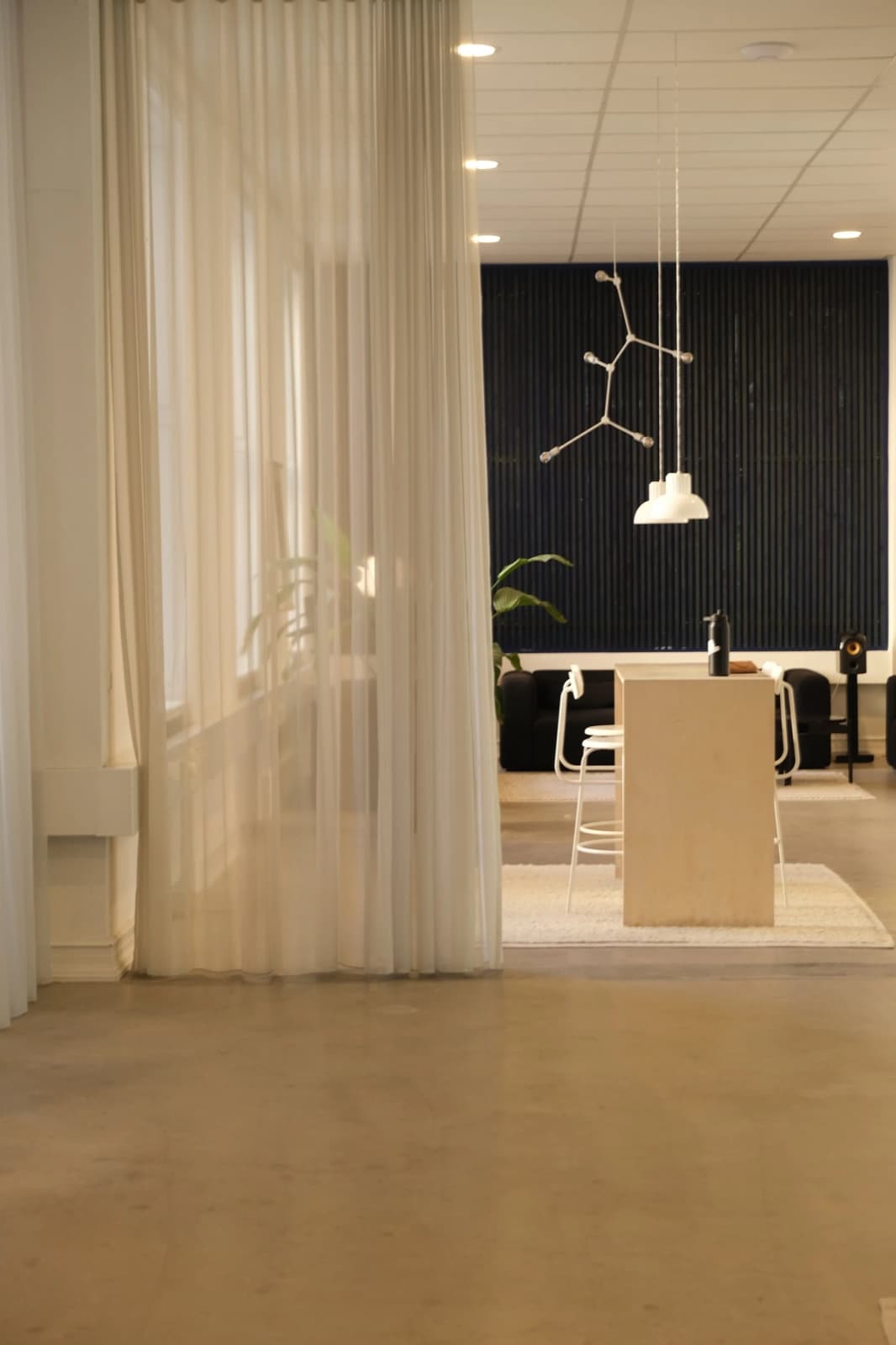 Stemningsbillede fra institute of AI's kontor